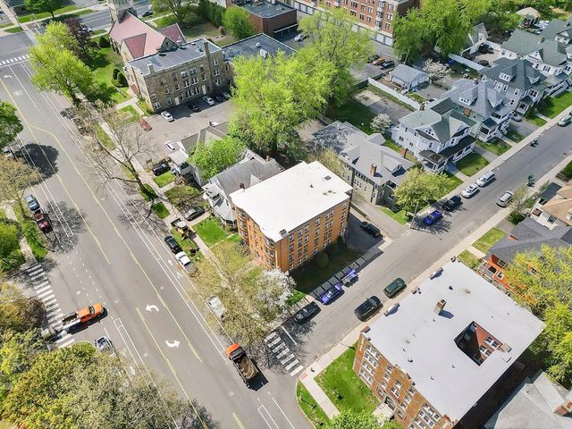 242 Fort Pleasant Ave, Springfield, MA 01108