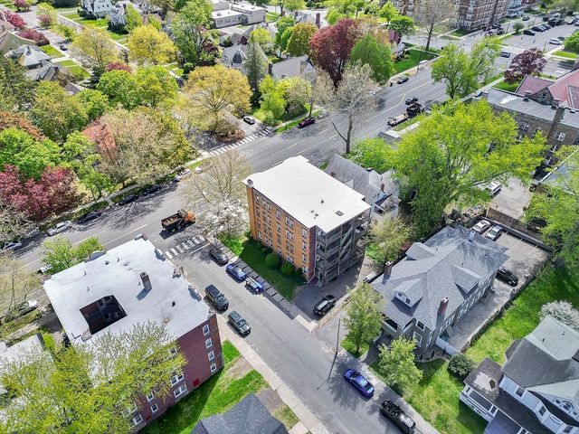 242 Fort Pleasant Ave, Springfield, MA 01108