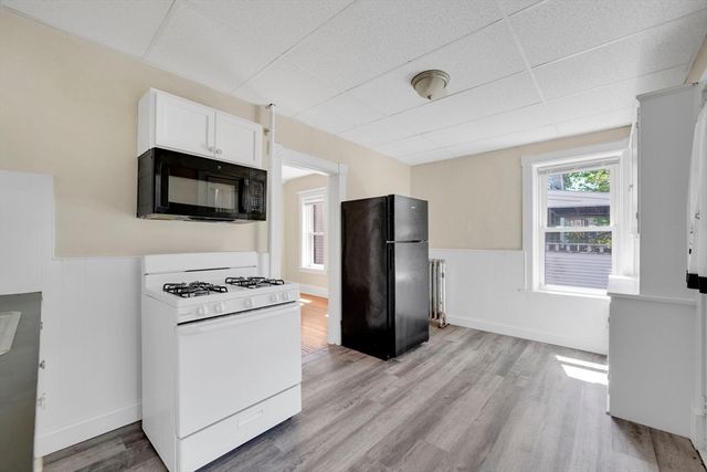 242 Fort Pleasant Ave, Springfield, MA 01108