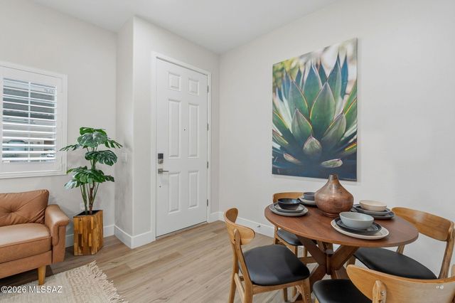 2022 E River Rd Unit 203, Tucson, AZ 85718