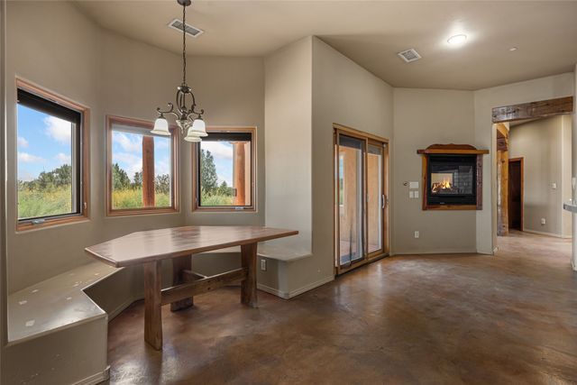 12 Estancia Court, Santa Fe, NM 87506