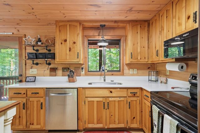 27 Bamby Lane, Ellijay, GA 30540