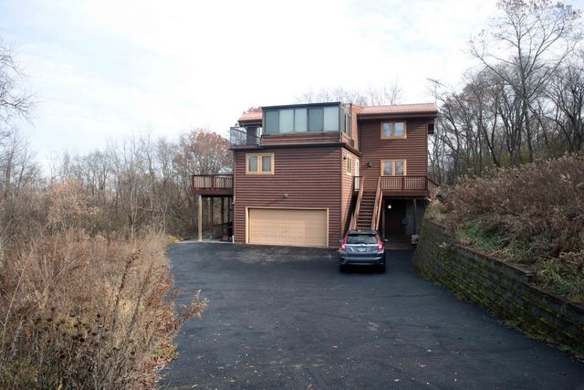 14418 Mansion Heights Drive, Harvard, IL 60033