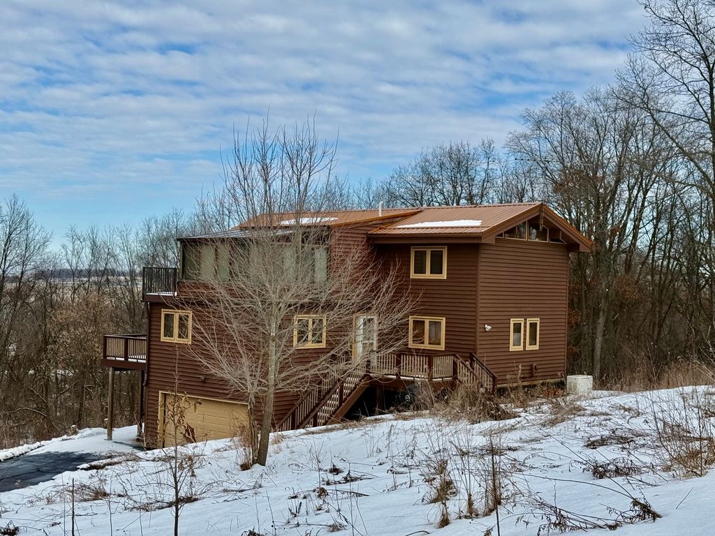 14418 Mansion Heights Drive, Harvard, IL 60033