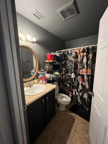 921 Avery St, St Augustine, FL 32084