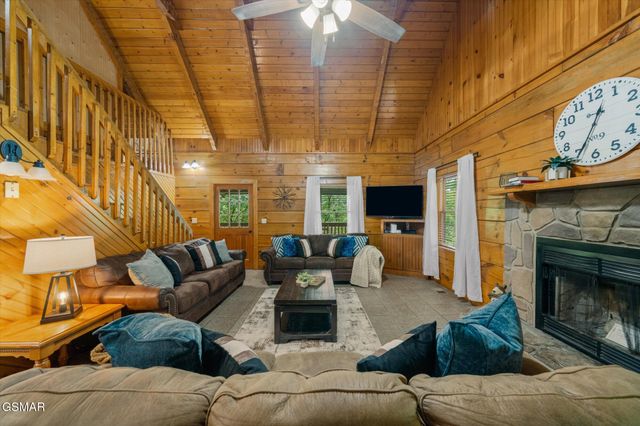 3342 Twin City Way, Pigeon Forge, TN 37863