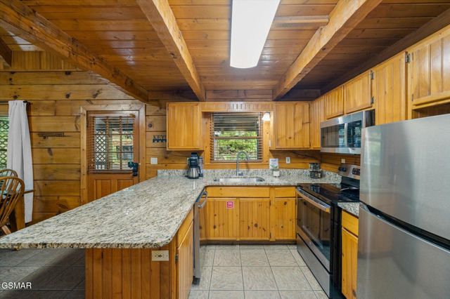 3342 Twin City Way, Pigeon Forge, TN 37863