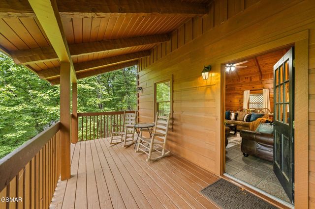 3342 Twin City Way, Pigeon Forge, TN 37863