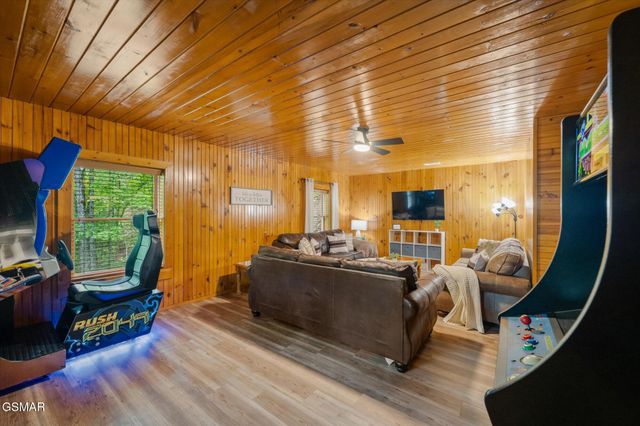 3342 Twin City Way, Pigeon Forge, TN 37863