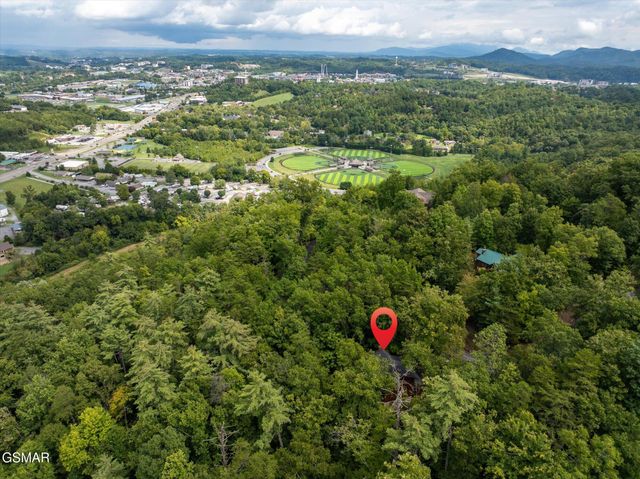 3342 Twin City Way, Pigeon Forge, TN 37863