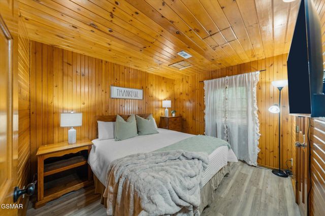 3342 Twin City Way, Pigeon Forge, TN 37863