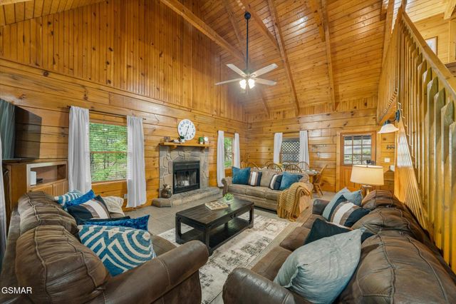 3342 Twin City Way, Pigeon Forge, TN 37863