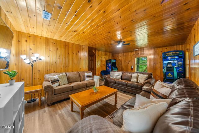 3342 Twin City Way, Pigeon Forge, TN 37863