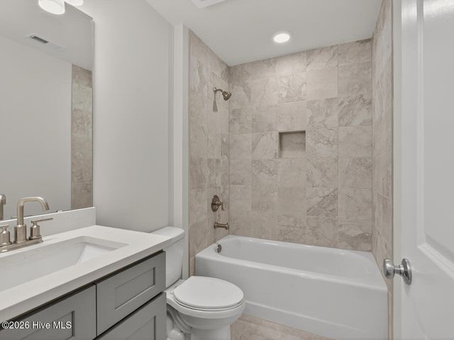 9385 Night Harbor Drive SE, Leland, NC 28451