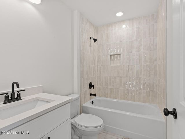 9385 Night Harbor Drive SE, Leland, NC 28451