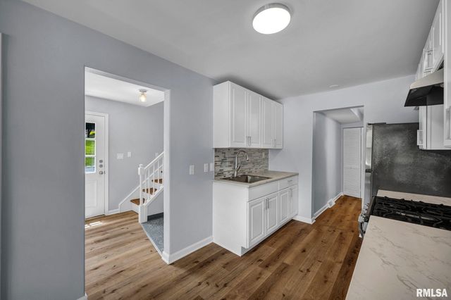 225 GRANDVIEW Avenue, East Peoria, IL 61611