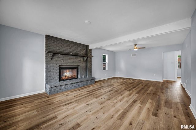 225 GRANDVIEW Avenue, East Peoria, IL 61611