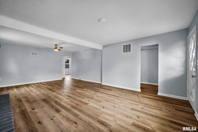 225 GRANDVIEW Avenue, East Peoria, IL 61611