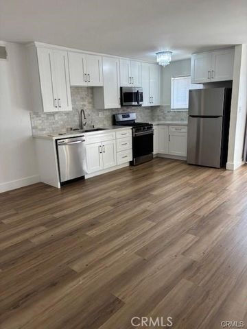 18530 Hatteras Street 326, Tarzana, CA 91356