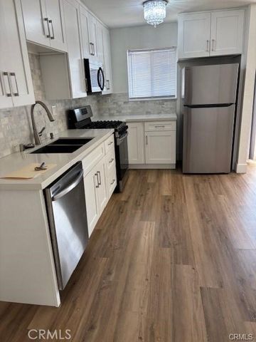 18530 Hatteras Street 326, Tarzana, CA 91356
