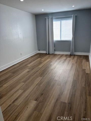 18530 Hatteras Street 326, Tarzana, CA 91356