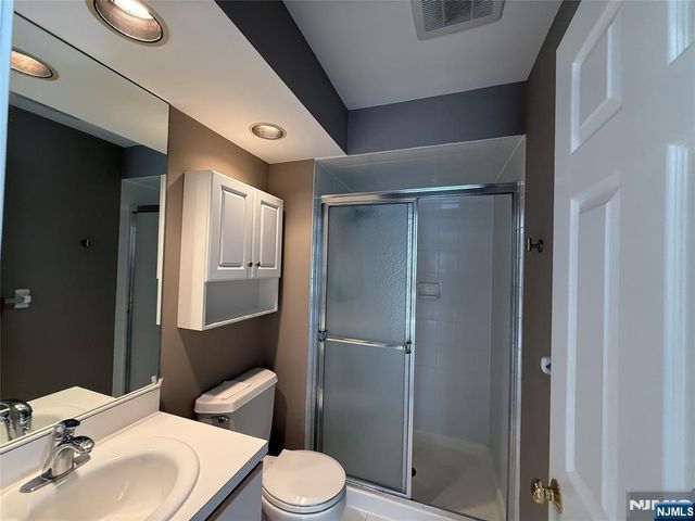884 E Somerset Court, Ramsey, NJ 07446