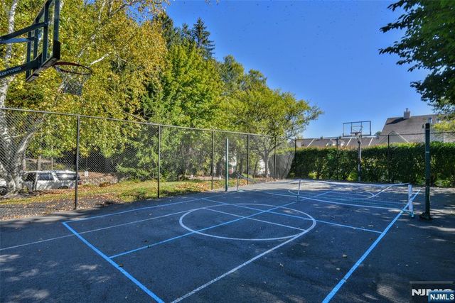 884 E Somerset Court, Ramsey, NJ 07446