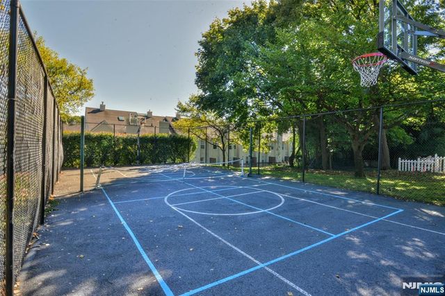 884 E Somerset Court, Ramsey, NJ 07446
