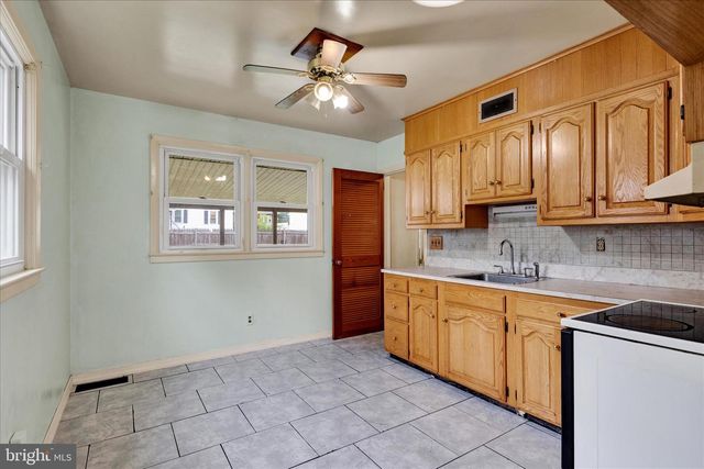 209 MONTGOMERY AVE, Reading, PA 19606