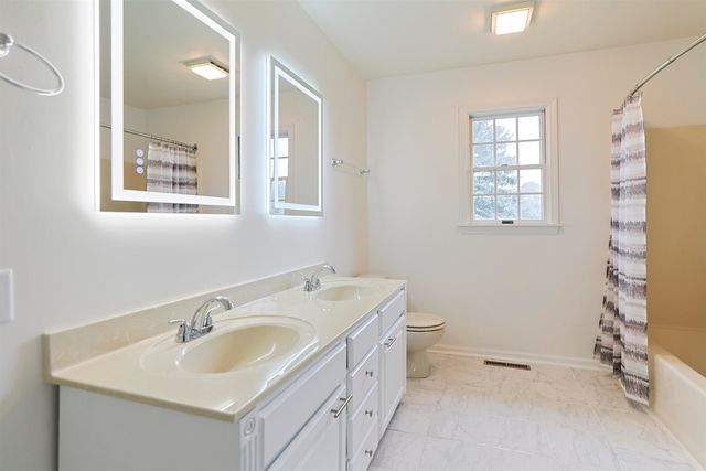 17866 Bellows Falls Drive, South Bend, IN 46614