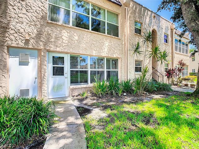 110 ASPEN CIRCLE, Seminole, FL 33777