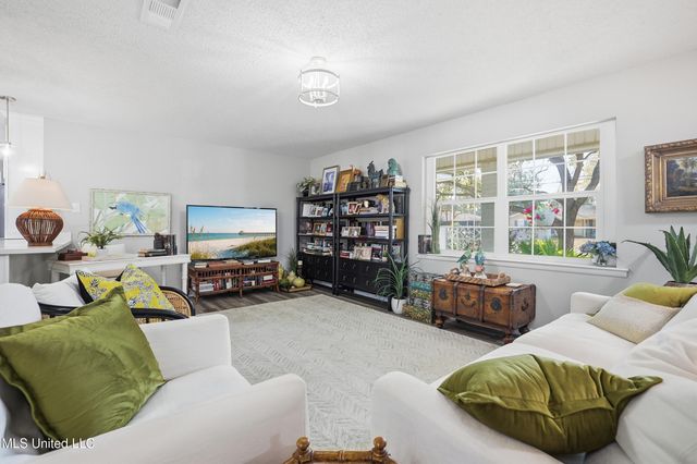 1210 Lancelot Lane, Ocean Springs, MS 39564