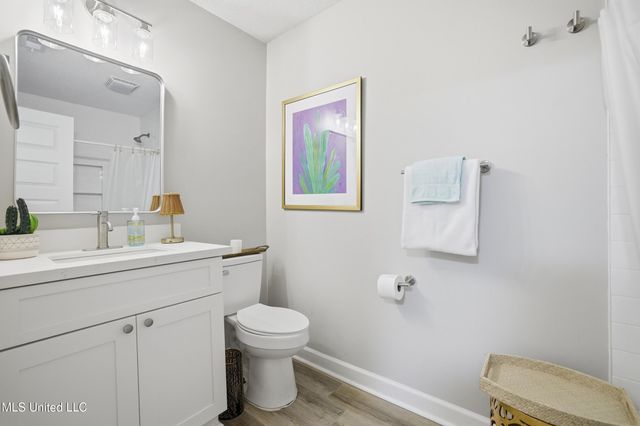 1210 Lancelot Lane, Ocean Springs, MS 39564