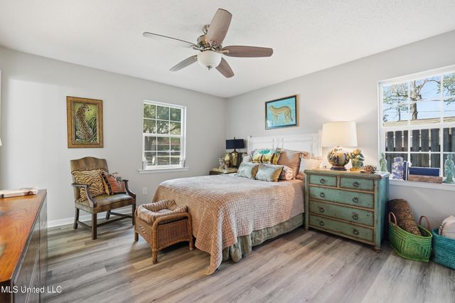 1210 Lancelot Lane, Ocean Springs, MS 39564