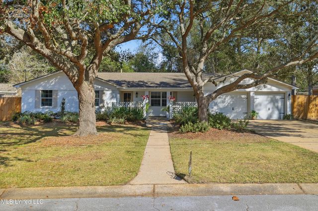 1210 Lancelot Lane, Ocean Springs, MS 39564