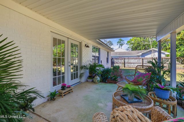 1210 Lancelot Lane, Ocean Springs, MS 39564