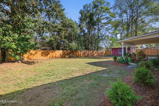1210 Lancelot Lane, Ocean Springs, MS 39564