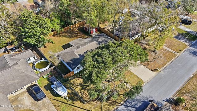 1210 Lancelot Lane, Ocean Springs, MS 39564