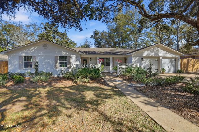 1210 Lancelot Lane, Ocean Springs, MS 39564