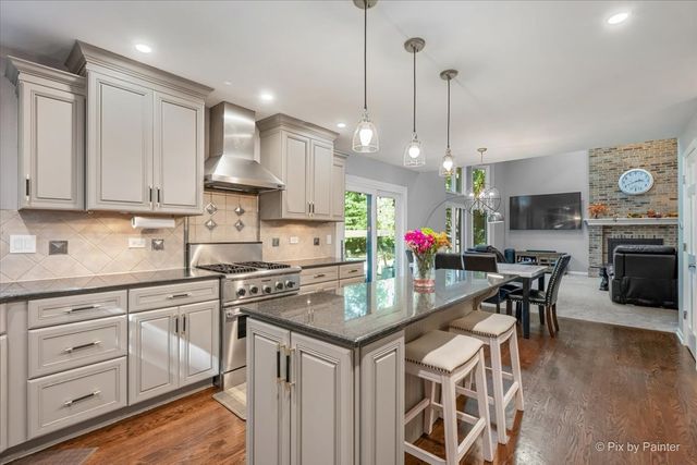 936 Doral Drive, Bartlett, IL 60103