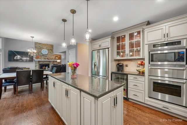 936 Doral Drive, Bartlett, IL 60103