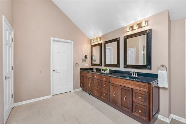 936 Doral Drive, Bartlett, IL 60103
