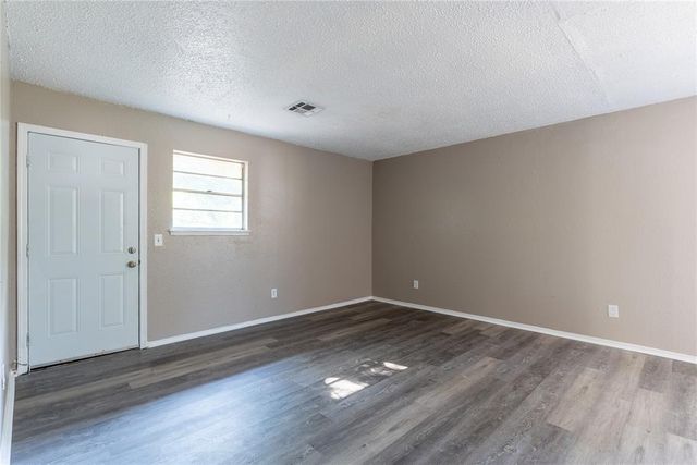 4825 S Fairmont Avenue, Oklahoma City, OK 73129