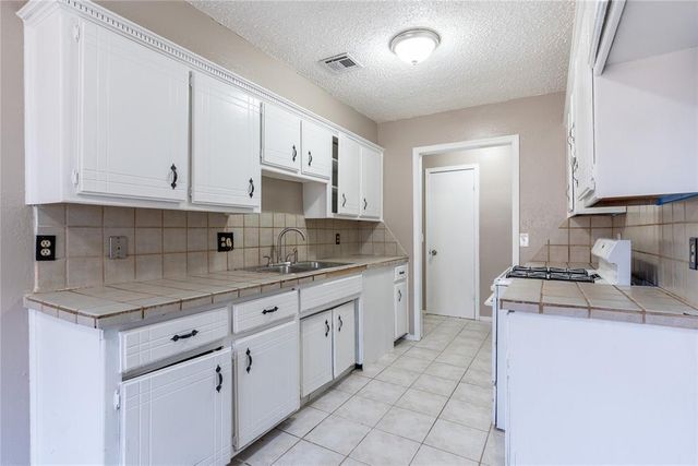 4825 S Fairmont Avenue, Oklahoma City, OK 73129