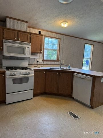 6 Harmony Lane, Milford, CT 06460