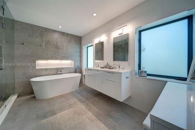 1117 Alfonso Ave ., Coral Gables, FL 33146