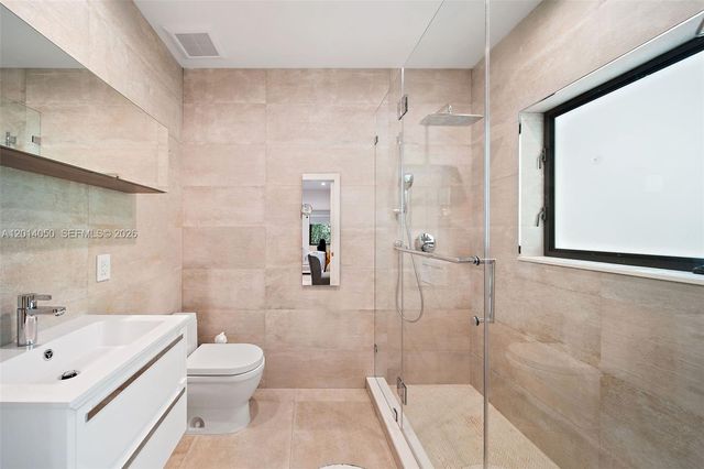 1117 Alfonso Ave ., Coral Gables, FL 33146