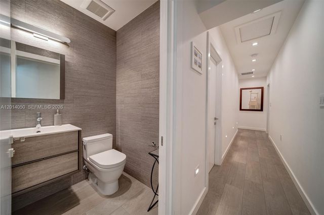 1117 Alfonso Ave ., Coral Gables, FL 33146