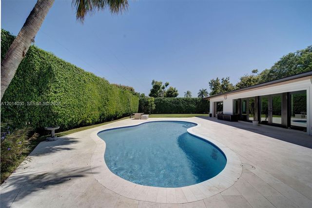 1117 Alfonso Ave ., Coral Gables, FL 33146