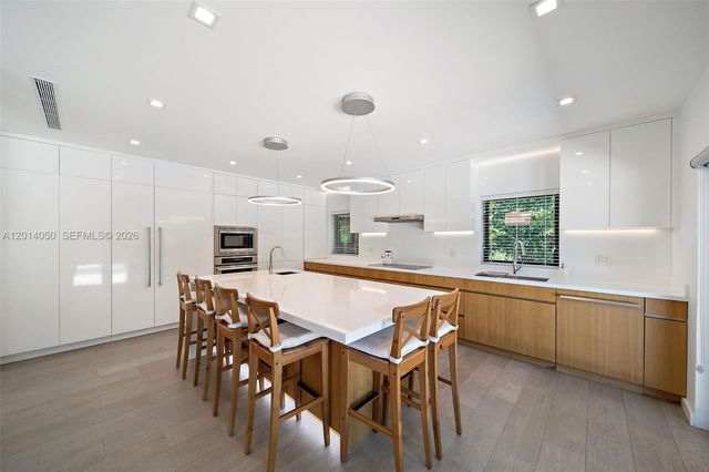 1117 Alfonso Ave ., Coral Gables, FL 33146